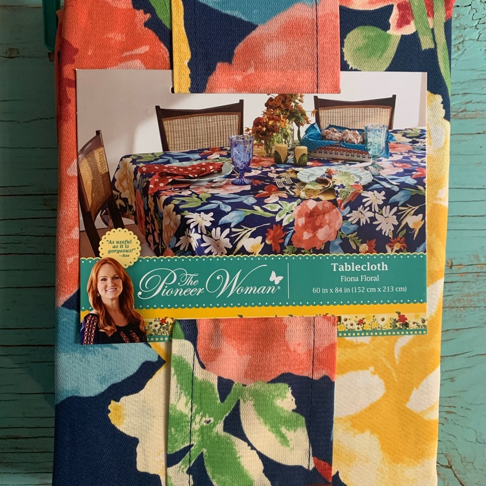 Pioneer woman tablecloth